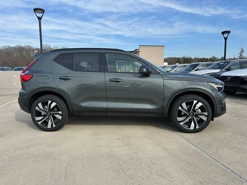 New 2026 Volvo XC40 B5 Plus w/ Climate Package image 8