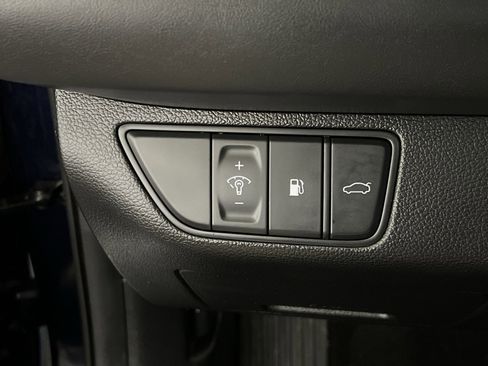 Used 2023 Genesis G70 2.0T image 32