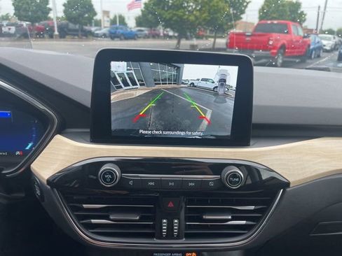 Used 2022 Ford Escape Titanium w/ Titanium Elite Package image 24