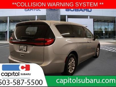 Used 2023 Chrysler Pacifica Touring-L