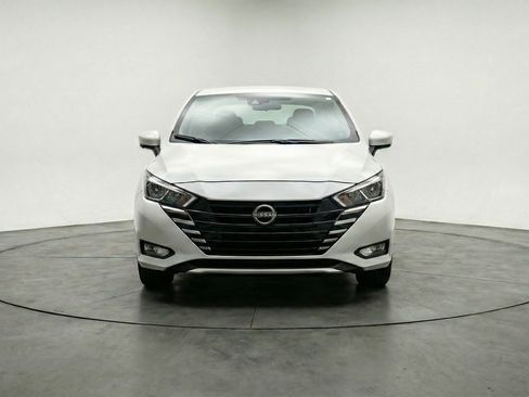 Used 2025 Nissan Versa SV FWD image 2