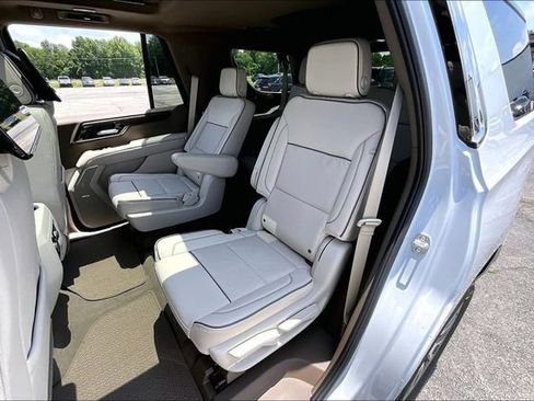 New 2026 GMC Yukon Denali w/ Denali Reserve Package AWD/4WD image 10