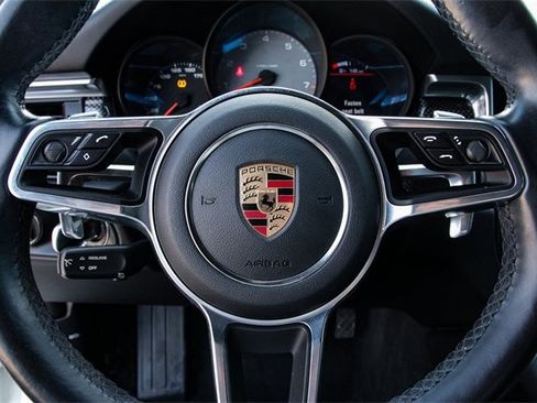 Used 2020 Porsche Macan S image 17
