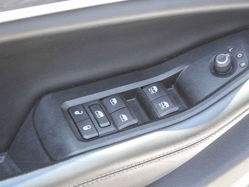 Used 2022 Jeep Grand Cherokee L Limited RWD image 19