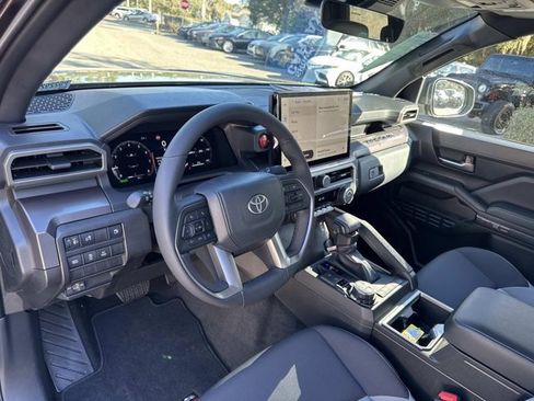 Certified 2025 Toyota Tacoma TRD Off-Road image 11