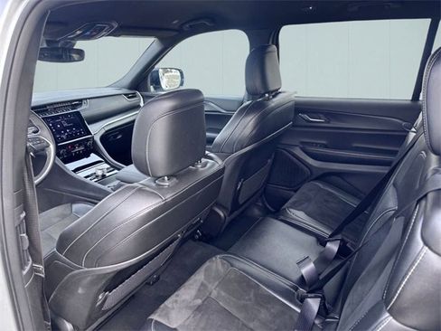 Certified 2024 Jeep Grand Cherokee L Laredo image 24