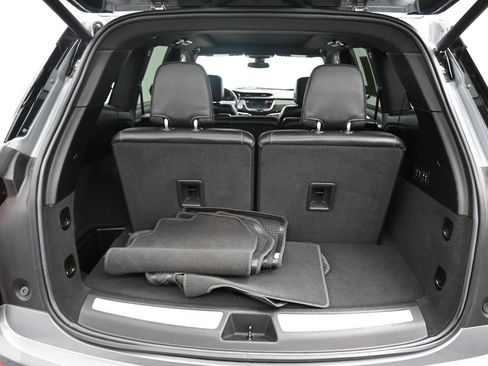 Used 2023 Cadillac XT6 Premium Luxury FWD image 12