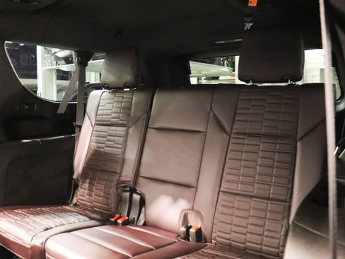 Used 2024 Cadillac Escalade ESV V w/ LPO, ONYX Package image 21