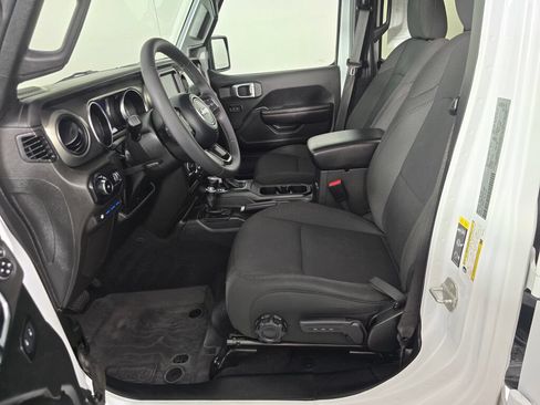 Used 2023 Jeep Wrangler Unlimited w/ Cold Weather Group AWD/4WD image 17