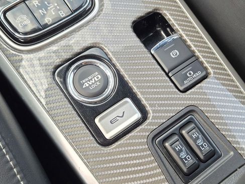 Used 2019 Mitsubishi Outlander SEL image 38