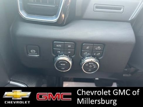 Used 2024 GMC Sierra 3500 Denali AWD/4WD image 21