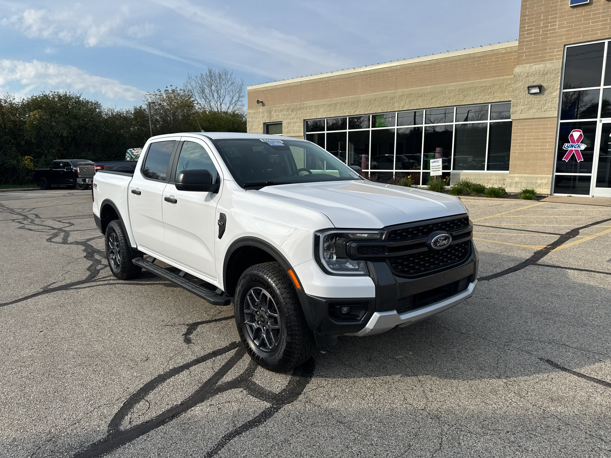 Used 2025 Ford Ranger XLT w/ FX4 Off-Road Package AWD/4WD image 3