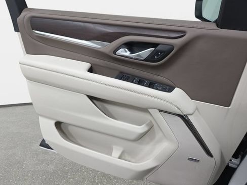 Used 2023 GMC Yukon XL Denali AWD/4WD image 23