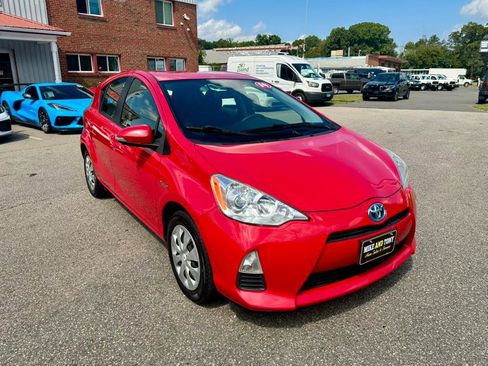 Used 2014 Toyota Prius C Two image 3