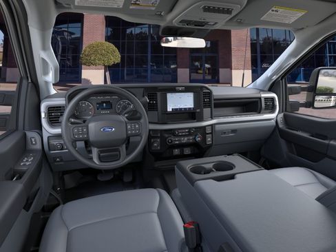 New 2025 Ford F550 4x4 SuperCab Super Duty image 9