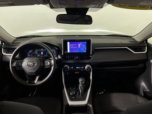 Used 2025 Toyota RAV4 XLE AWD/4WD image 23