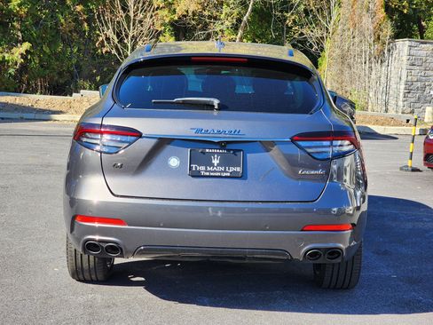 Used 2021 Maserati Levante AWD/4WD image 5