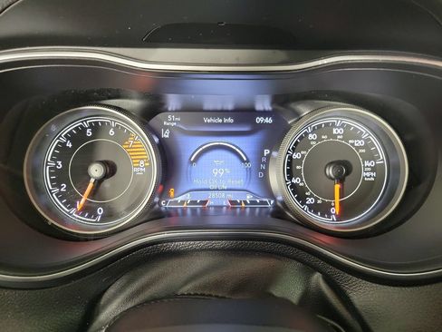 Used 2022 Jeep Cherokee Trailhawk AWD/4WD image 23
