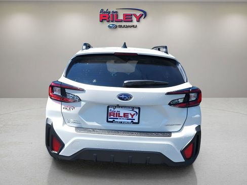 Used 2025 Subaru Crosstrek 2.0i Premium image 4
