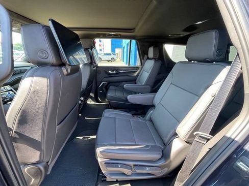 Used 2024 GMC Yukon Denali w/ Advanced Technology Package AWD/4WD image 19