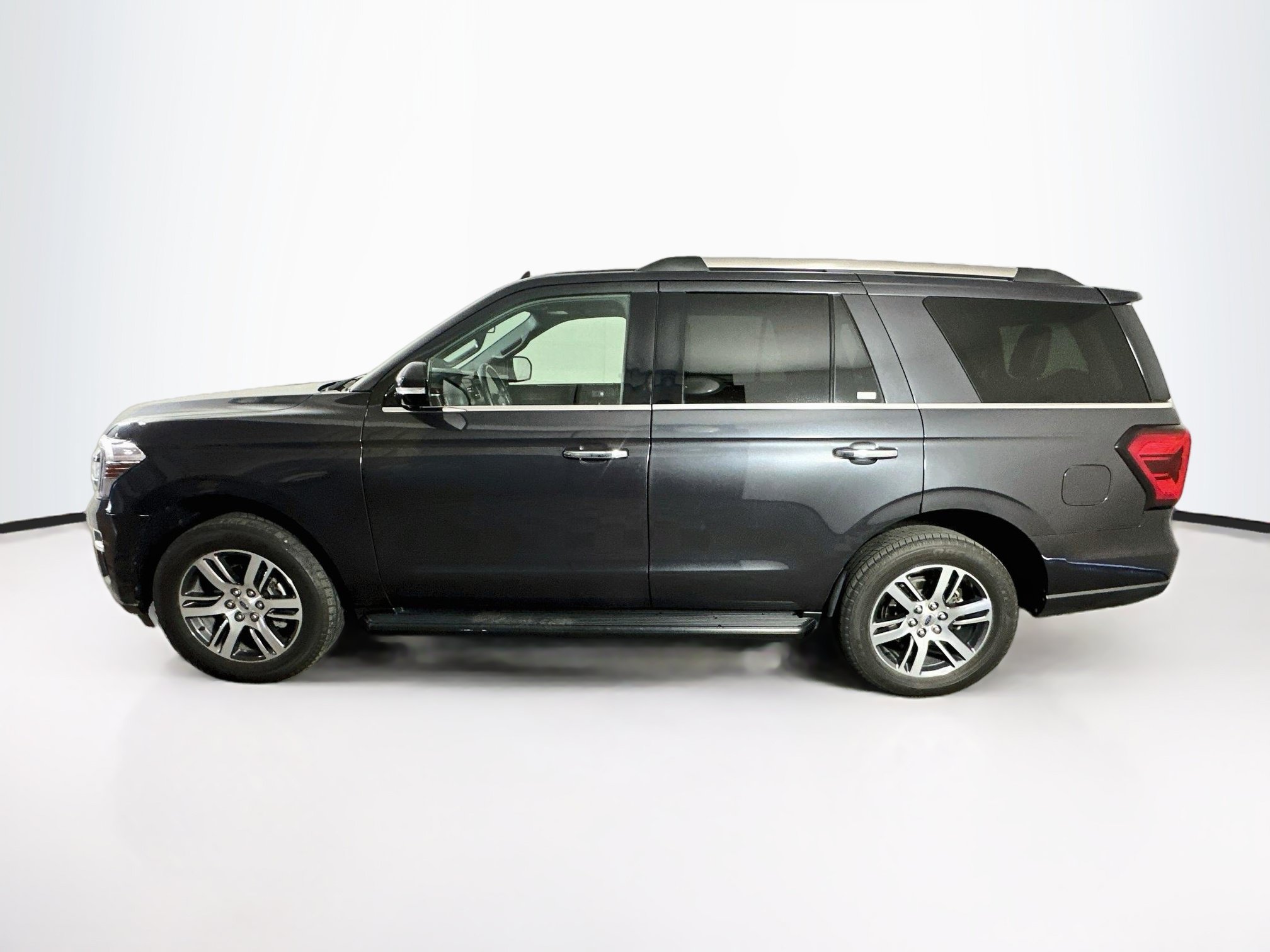 Used 2024 Ford Expedition Limited RWD image 4