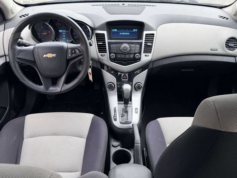 Used 2015 Chevrolet Cruze LS image 6