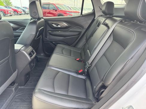 Used 2024 GMC Terrain SLT w/ LPO, Floor Liner Package AWD/4WD image 7