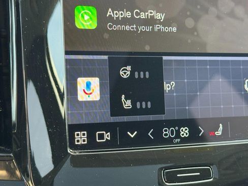 Certified 2025 Volvo XC40 B5 Core image 21