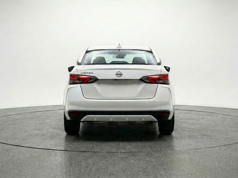 Used 2025 Nissan Versa SV FWD image 7