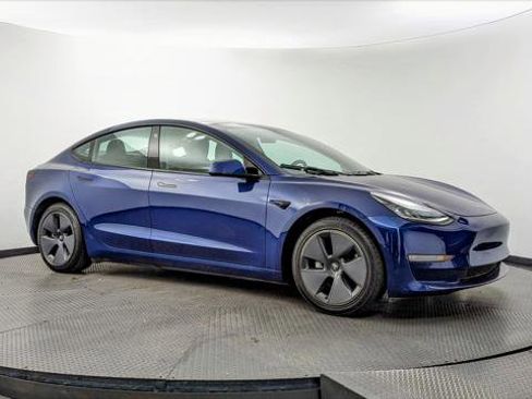 Used 2022 Tesla Model 3 Long Range AWD/4WD image 9