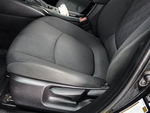 Used 2022 Toyota Corolla LE image 12