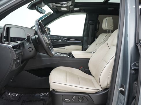 Used 2022 Cadillac Escalade ESV Sport w/ Touring Package AWD/4WD image 29