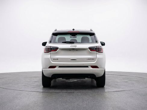 Used 2025 Jeep Compass Limited AWD/4WD image 7
