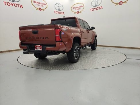 Used 2025 Toyota Tacoma TRD Sport AWD/4WD image 8