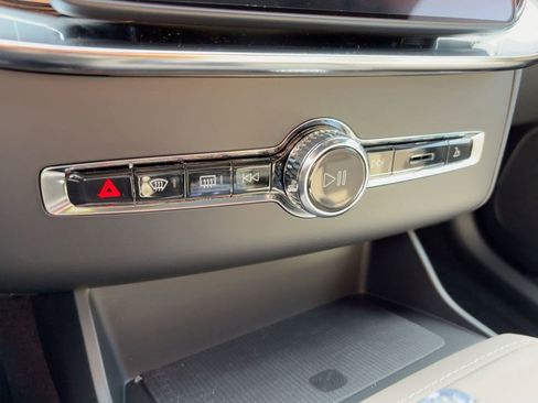 New 2026 Volvo XC90 T8 Ultra w/ Protection Package Premier image 17