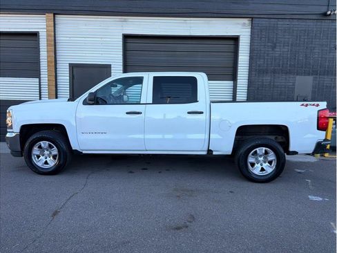 Used 2018 Chevrolet Silverado 1500 W/T w/ Trailering Package AWD/4WD image 6