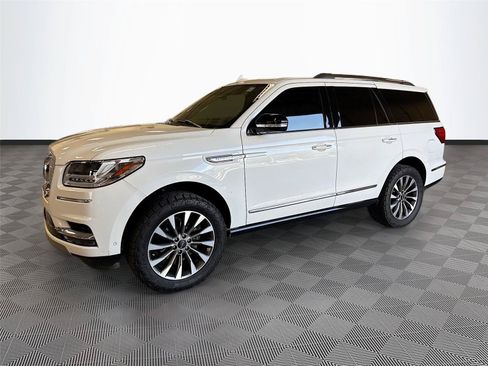 Used 2021 Lincoln Navigator Reserve w/ Luxury Package AWD/4WD image 3