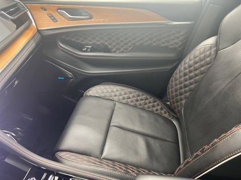 Used 2024 Jeep Grand Cherokee L Summit image 21