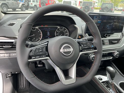 New 2026 Nissan Altima 2.5 SR w/ SR Premium Package AWD/4WD image 24