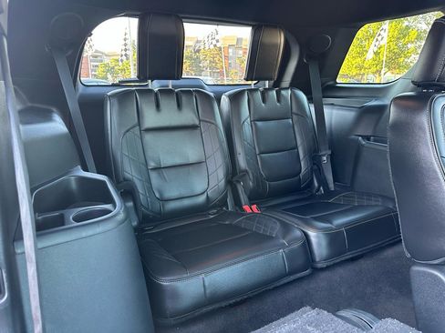 Used 2018 Ford Explorer Platinum AWD/4WD image 19