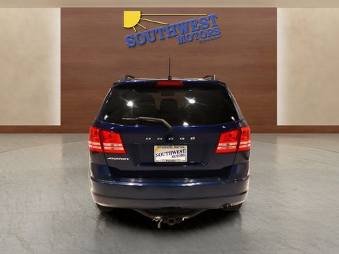 Used 2019 Dodge Journey SE image 3