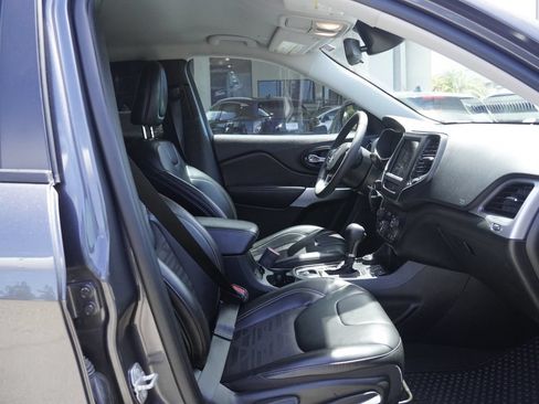 Used 2022 Jeep Cherokee Latitude AWD/4WD image 21
