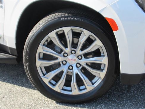 Used 2022 GMC Yukon Denali image 7