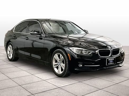 Used 2018 BMW 330i xDrive Sedan AWD/4WD image 3
