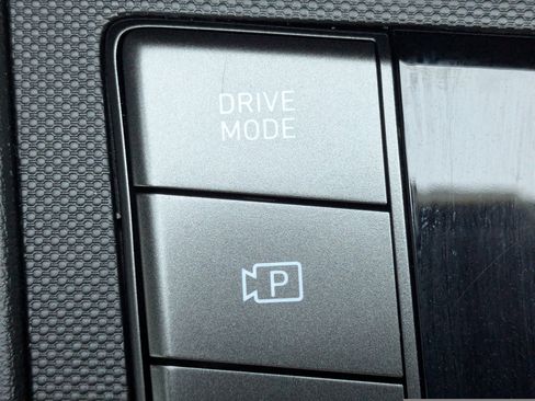 Used 2025 Hyundai Elantra Sport image 24