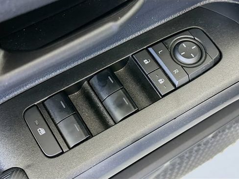 Used 2025 Toyota 4Runner SR5 AWD/4WD image 22