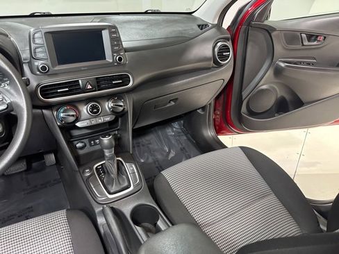Used 2019 Hyundai Kona SE image 18