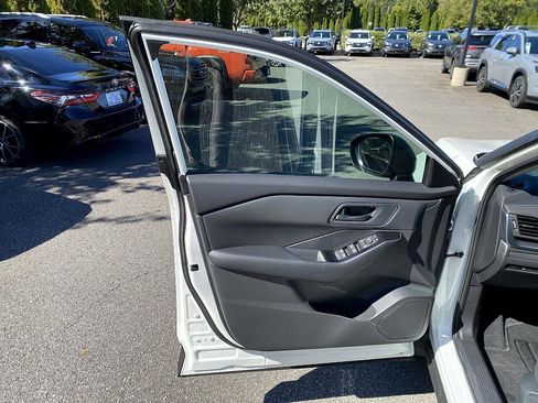 New 2026 Nissan Rogue S image 11