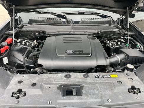 Used 2025 Land Rover Defender 110 S AWD/4WD image 32