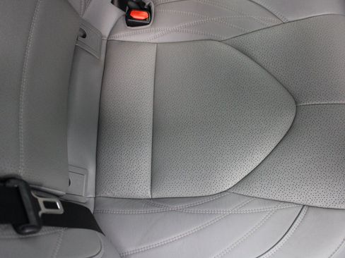 Used 2020 Toyota Avalon Limited image 23